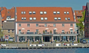 Hotel Am Yachthafen Waren / Müritz